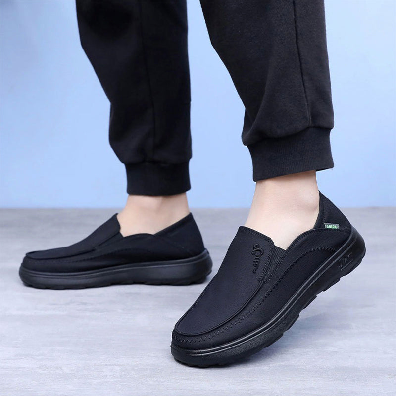 Herren-Stoffloafer: Schlupffähiges Low-Cut-Modell für vielseitige Styling-Kombinationen