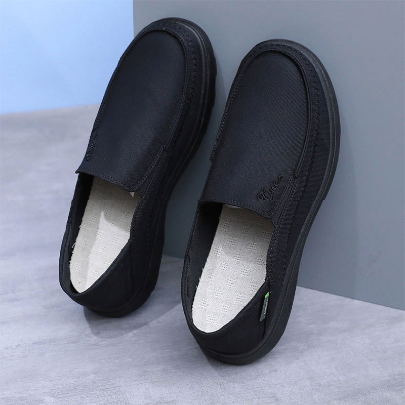 Herren-Stoffloafer: Schlupffähiges Low-Cut-Modell für vielseitige Styling-Kombinationen