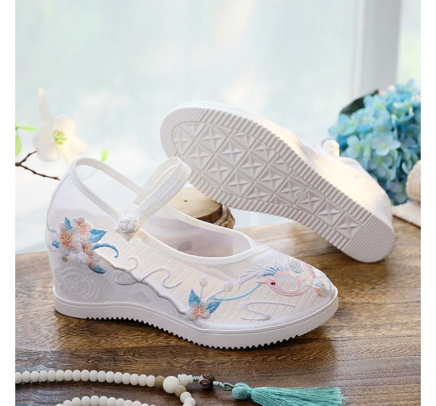 Pointed Embroidered Jane Mary Shoes Wedge