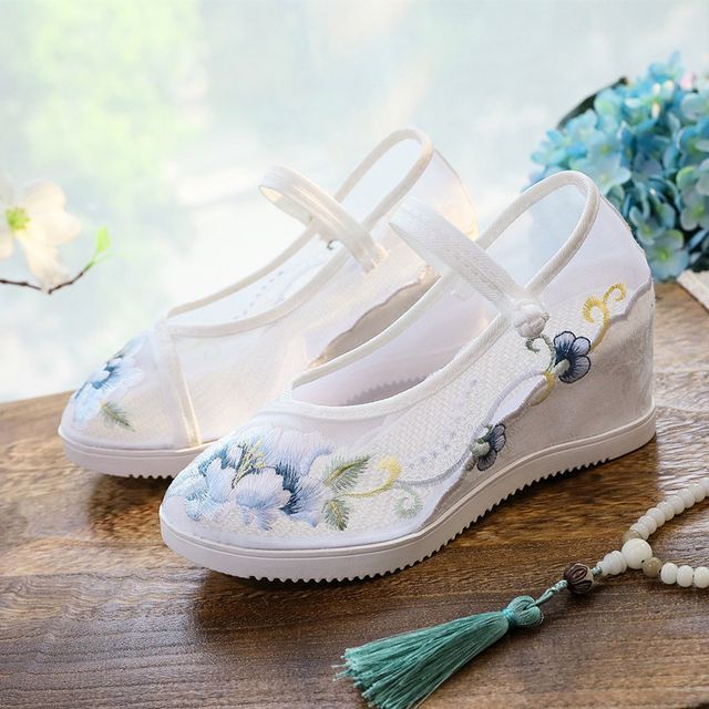 Pointed Embroidered Jane Mary Shoes Wedge