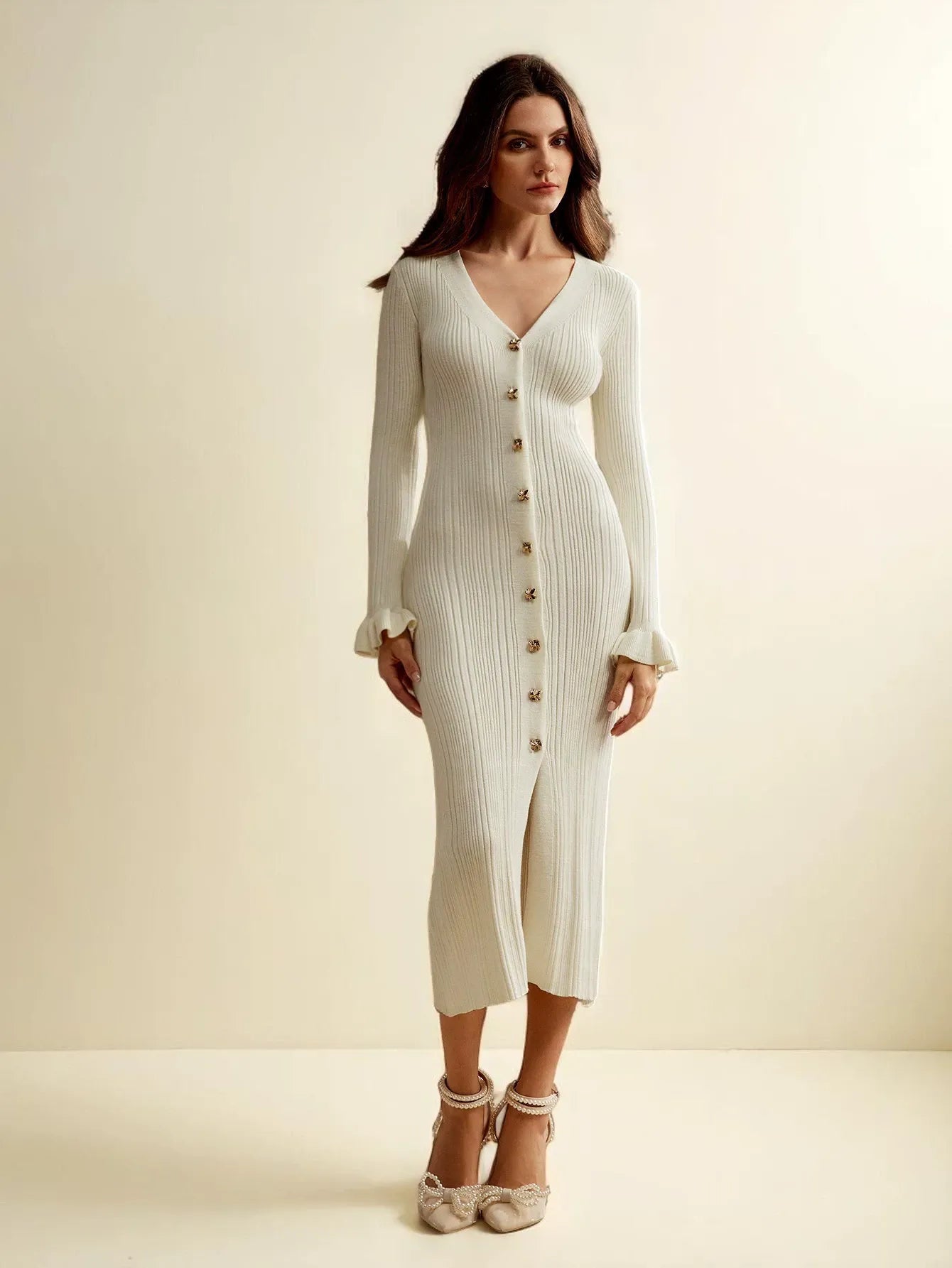 V-Ausschnitt Strickkleid mit knöpfiger Front