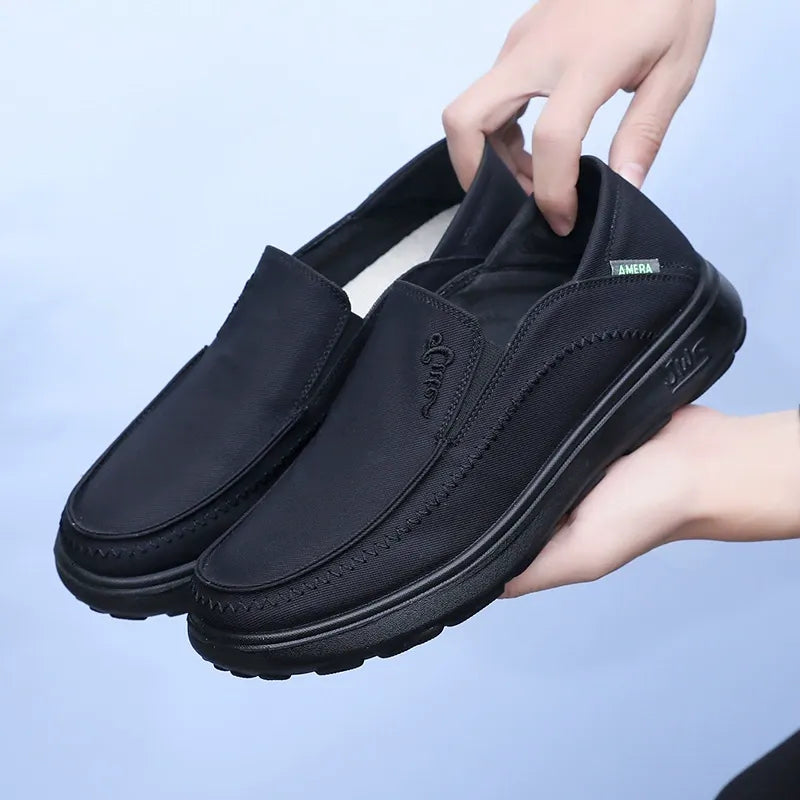 Herren-Stoffloafer: Schlupffähiges Low-Cut-Modell für vielseitige Styling-Kombinationen