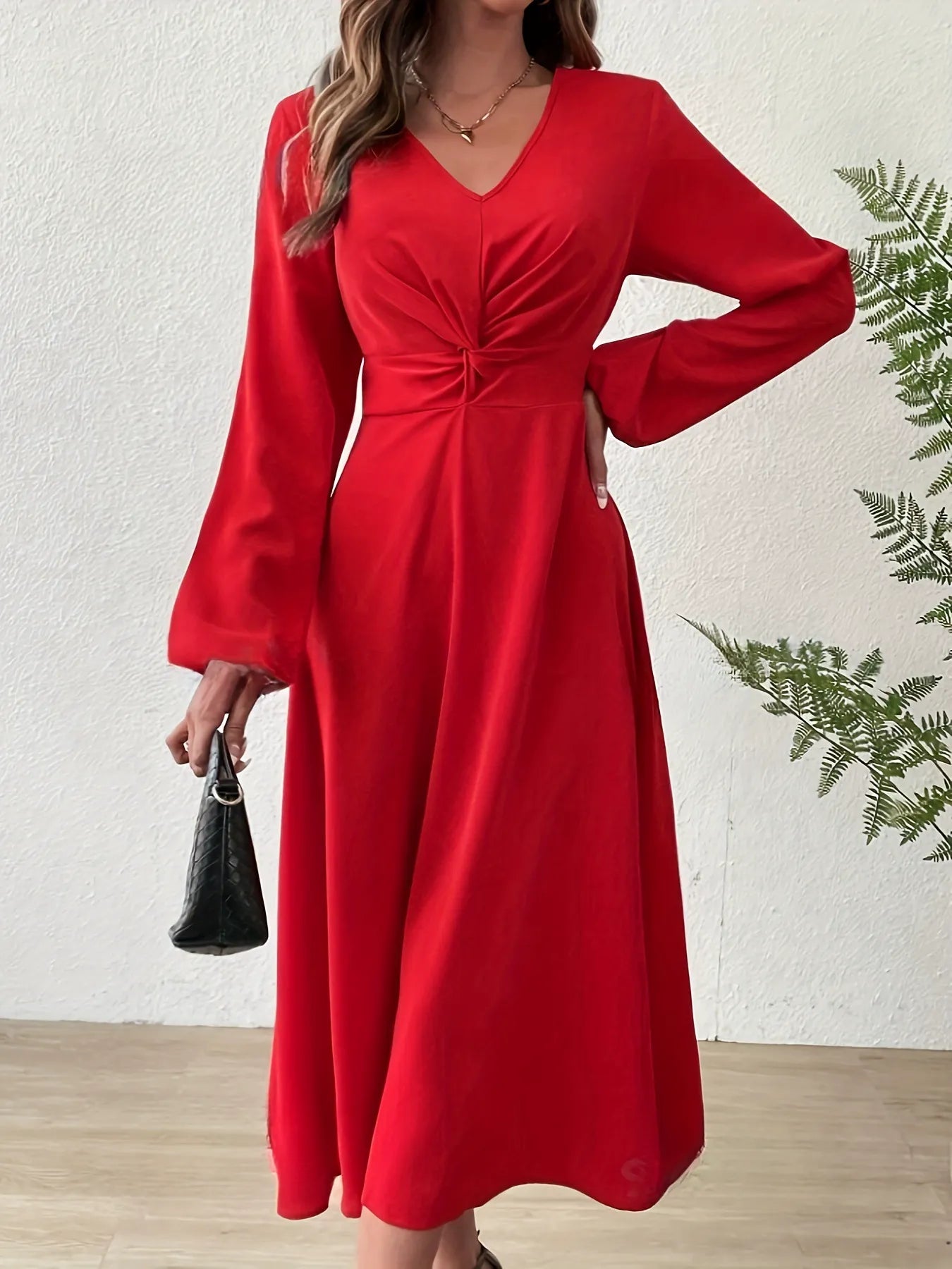 Chiffonkleid mit V-Ausschnitt &amp; Taillenknoten | Zeitlose Eleganz für jeden Anlass