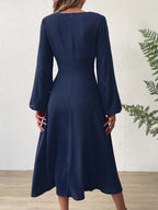 Chiffonkleid mit V-Ausschnitt &amp; Taillenknoten | Zeitlose Eleganz für jeden Anlass