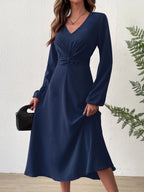 Chiffonkleid mit V-Ausschnitt &amp; Taillenknoten | Zeitlose Eleganz für jeden Anlass