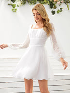 Punkt-Chiffonkleid mit Quadratausschnitt | Französischer Chic in Perfektion