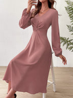 Chiffonkleid mit V-Ausschnitt &amp; Taillenknoten | Zeitlose Eleganz für jeden Anlass