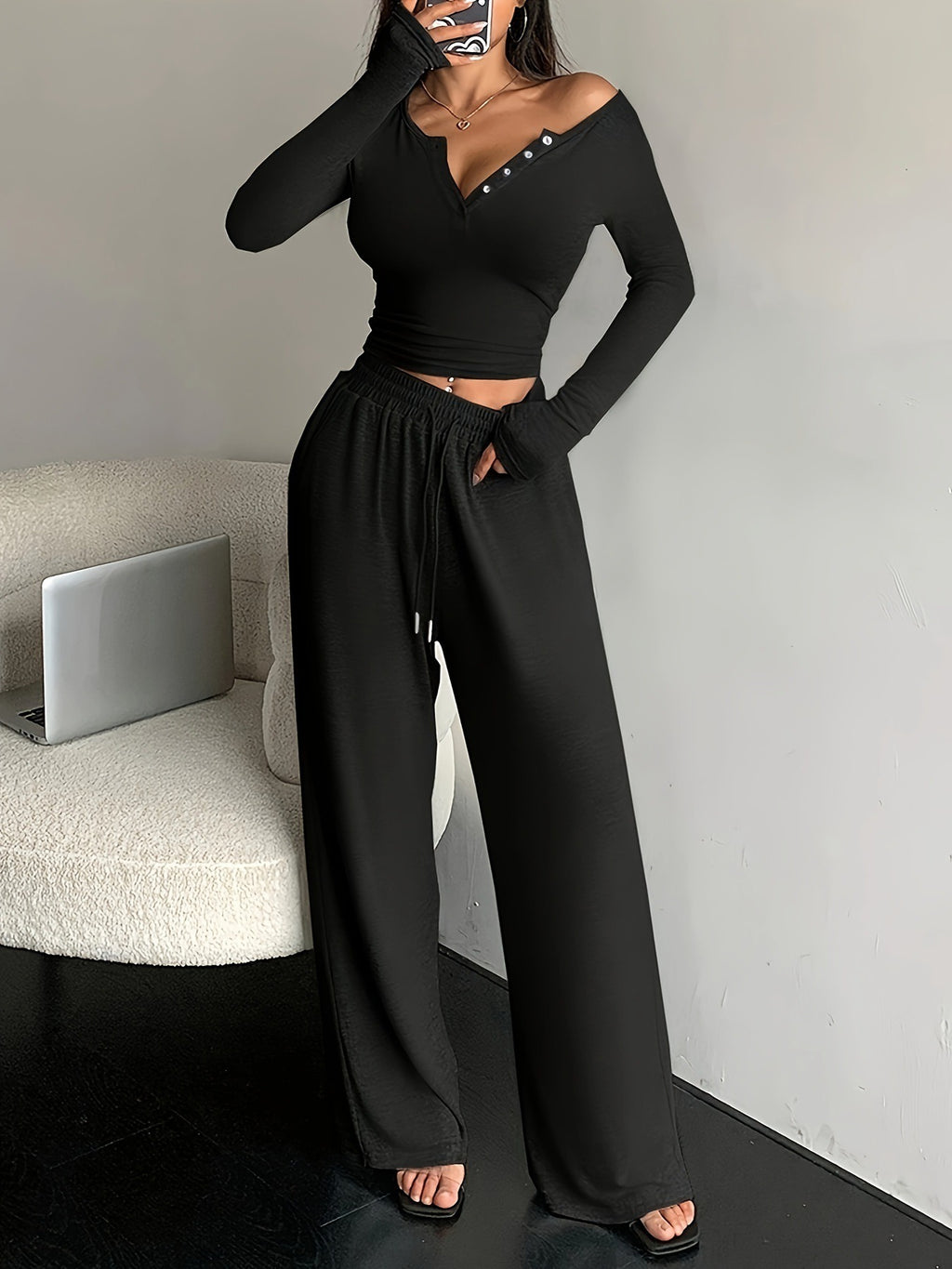 Herbst-Set: V-Ausschnitt Crop-Top mit Knopfleiste & Weithose