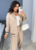Revers-Anzug-Set in Uni-Farben mit Rippstrick-Streifen-Details